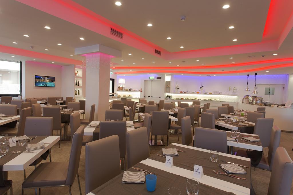 Hotel Ambassador Riccione Exteriör bild